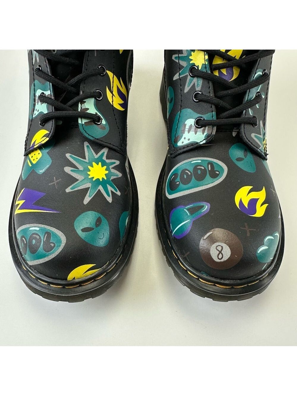 Dr Martens NEW sticker 1460 boots 8 Hole Womens Size 6 leather Lace up Indie - Picture 3 of 11